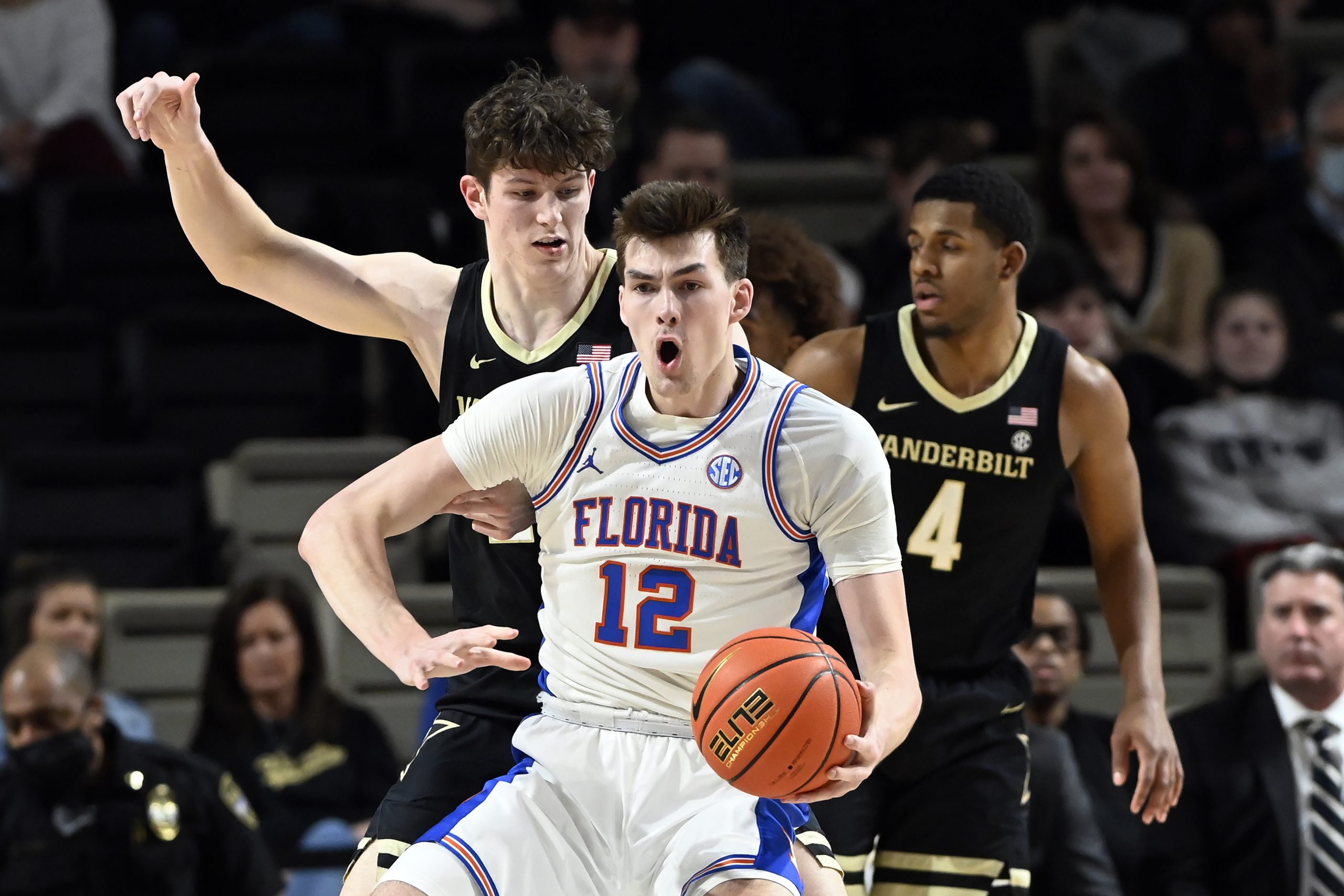 West Virginia faces another tall challenge against Florida center Colin Castleton